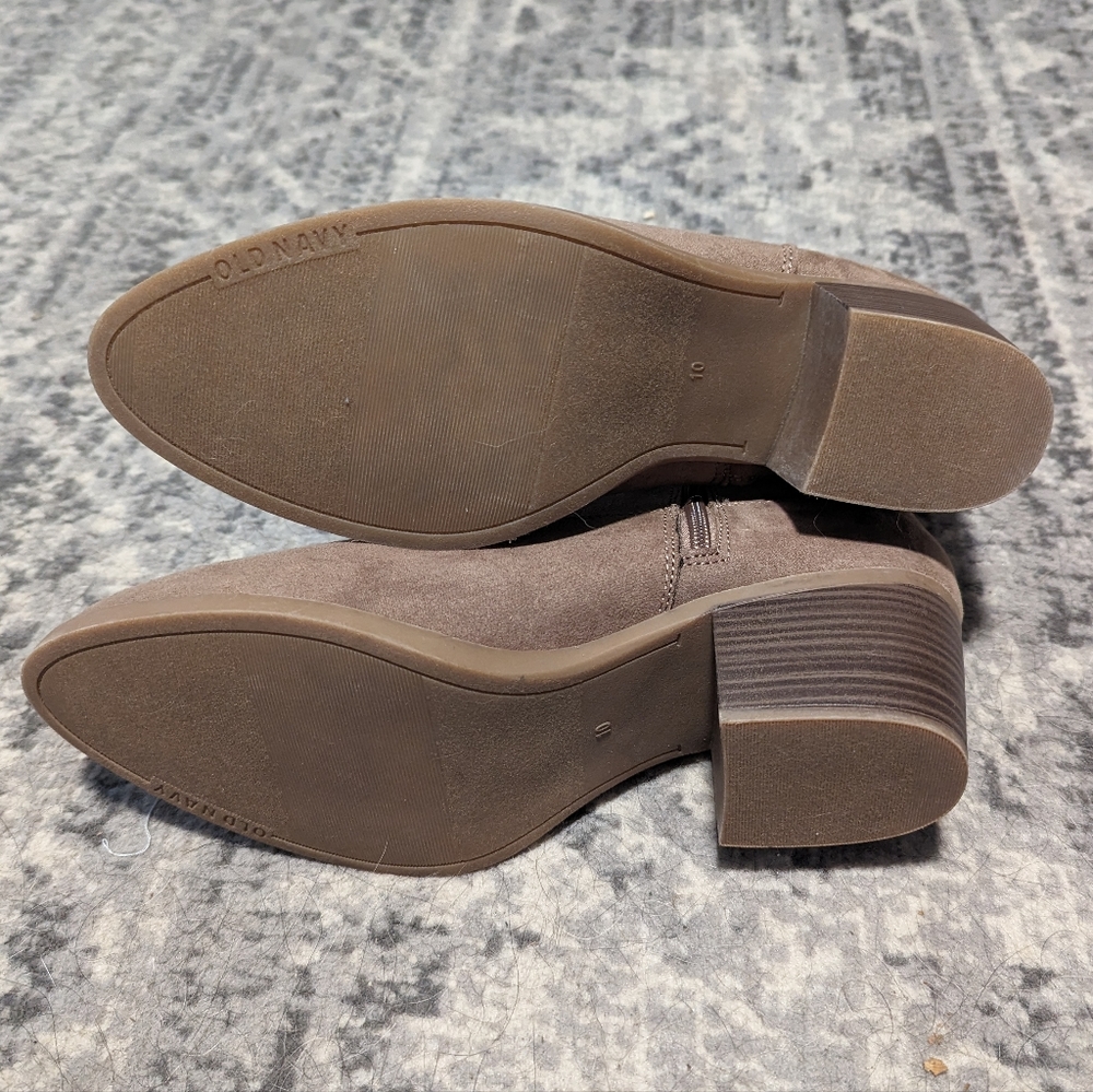 NWT Suede Booties 🤎🍂 - Picture 5 of 7
